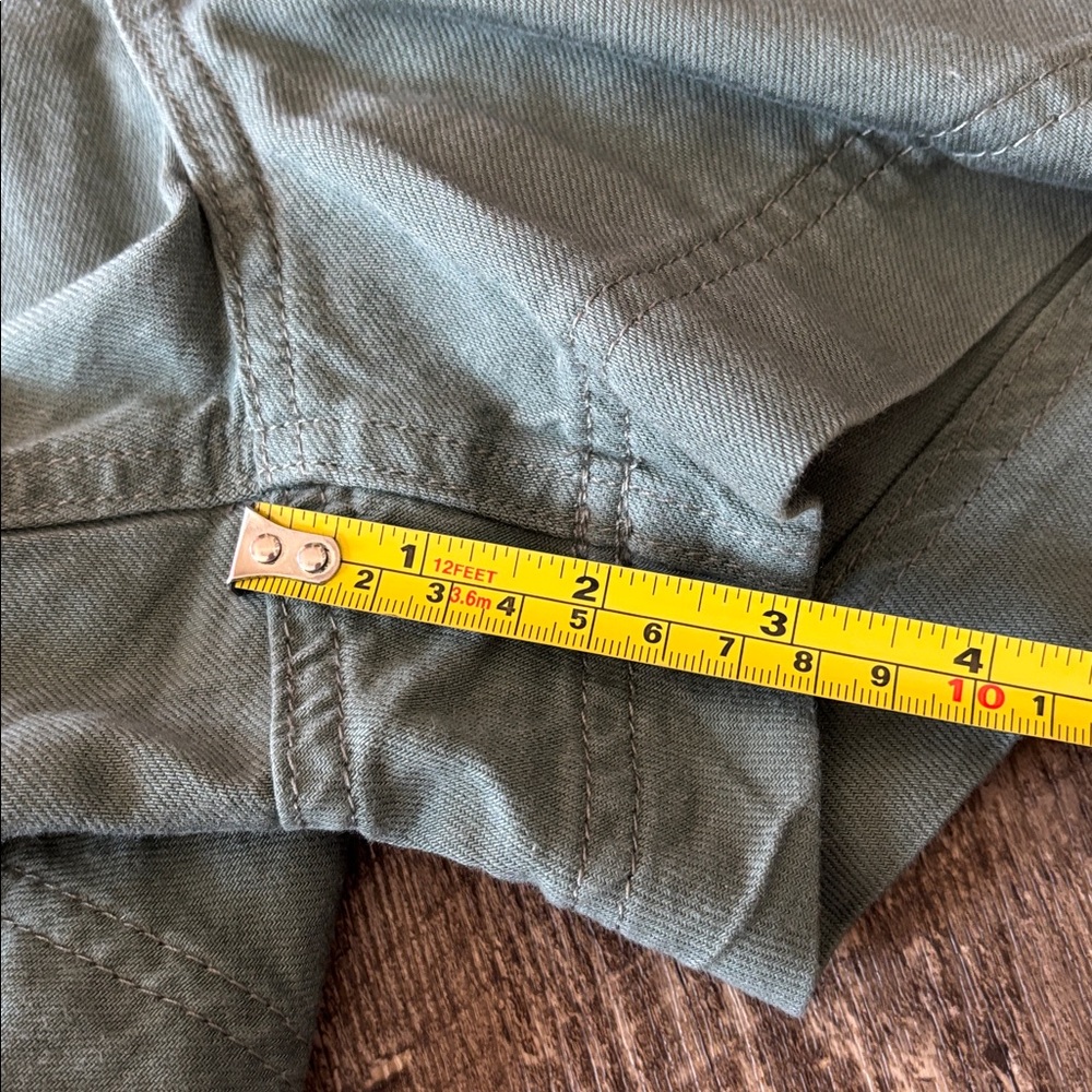 Mid Rise shorts - Picture 7 of 10